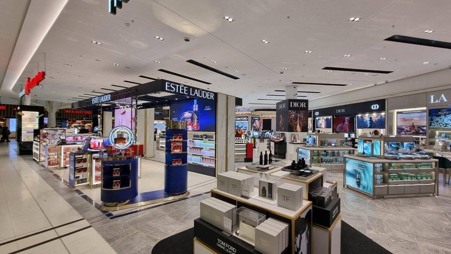 AU_Retail_Hinemann_2.jpg