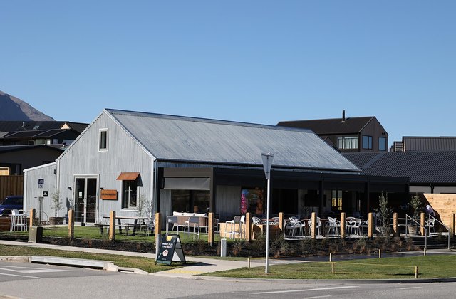 HENLEYSFARMCAFE_222PHOTOGRAPHICSTUDIOS_QUEENSTOWN_231125_018_websize.jpg thumbnail